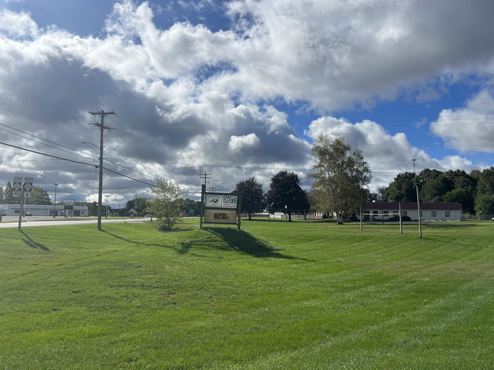 Stockbridge Bowl & Sparty Victors Bar & Grill - October 8 2023 (newer photo)